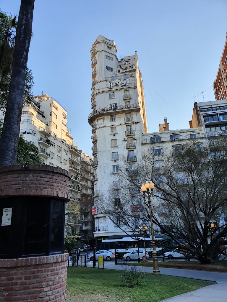 Plaza Vicente López y Planes - Foto 7