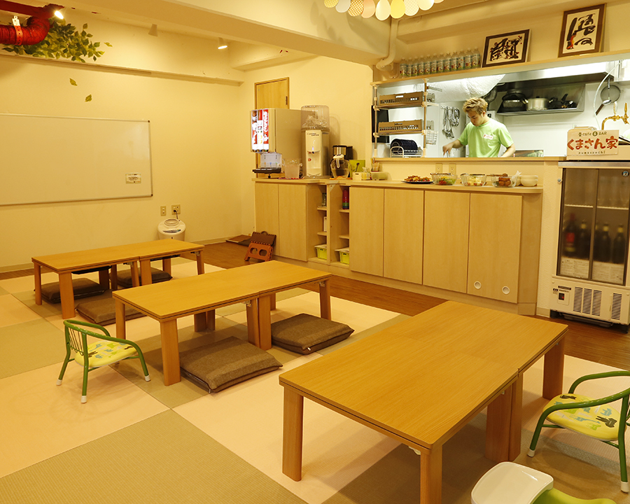 畳café＆BAR くまさん家 - Foto 3