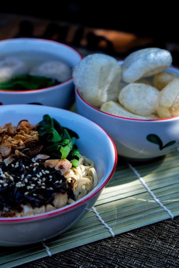 Limasegi Dipinus Cikole, Cafe, Coffee Shop & Eatery - Foto 1