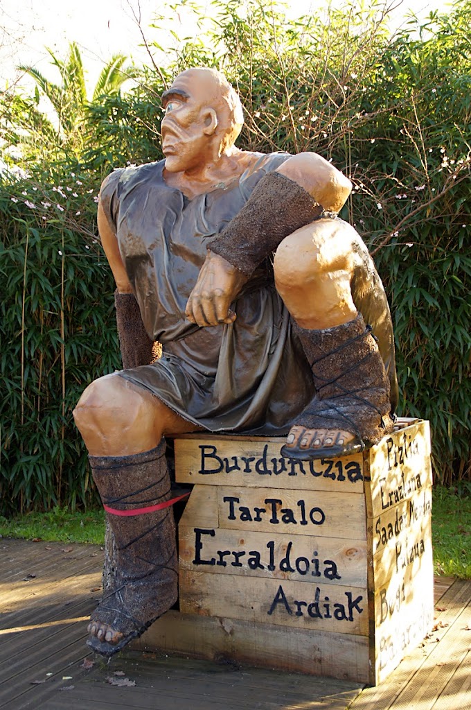 Izenaduba Basoa / Olentzeroren Etxea - Foto 5