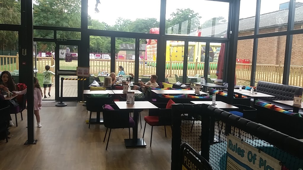 Rainbow Soft Play & Cafe - Foto 1