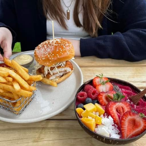 The Hideout Eat Drink Play - Foto 7