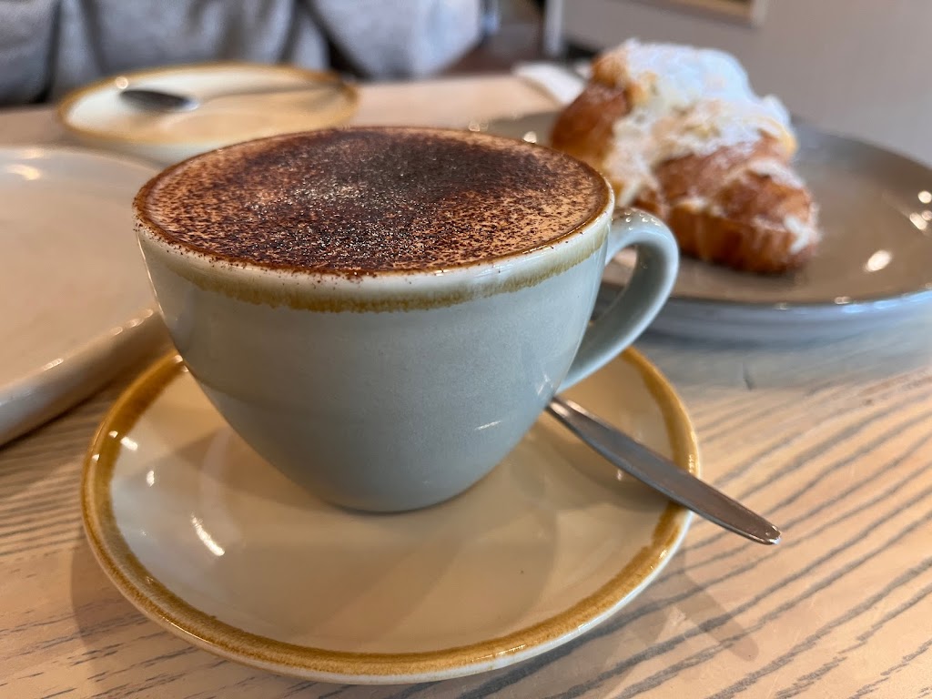 The Hideout Eat Drink Play - Foto 1