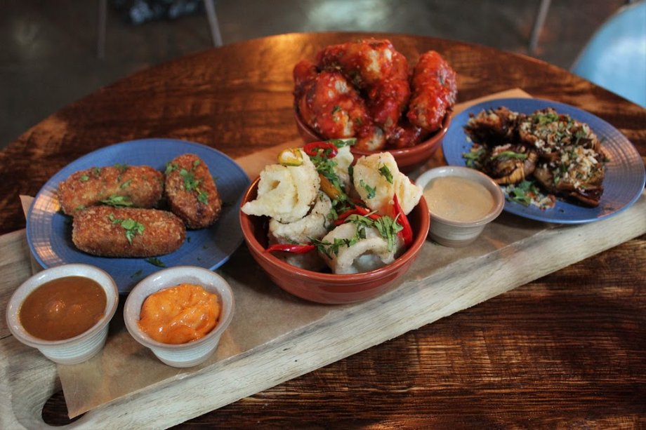 One Over the Ait, Kew Bridge - Foto 2