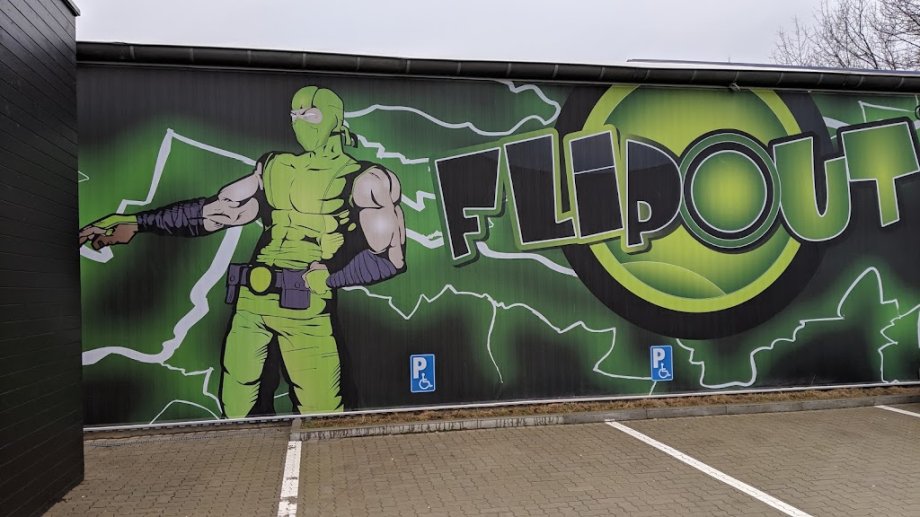 Flip Out Trampoline Arena Rostock - Foto 3