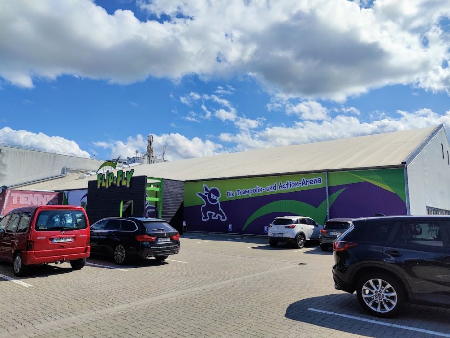Flip Out Trampoline Arena Rostock - Foto 4