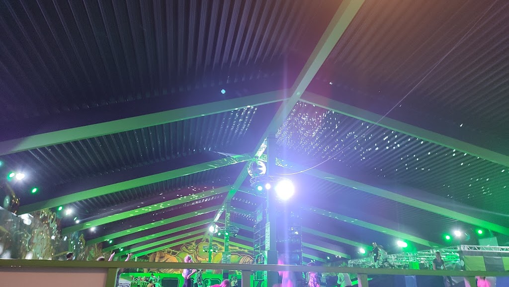 Flip Out Trampoline Arena Rostock - Foto 1