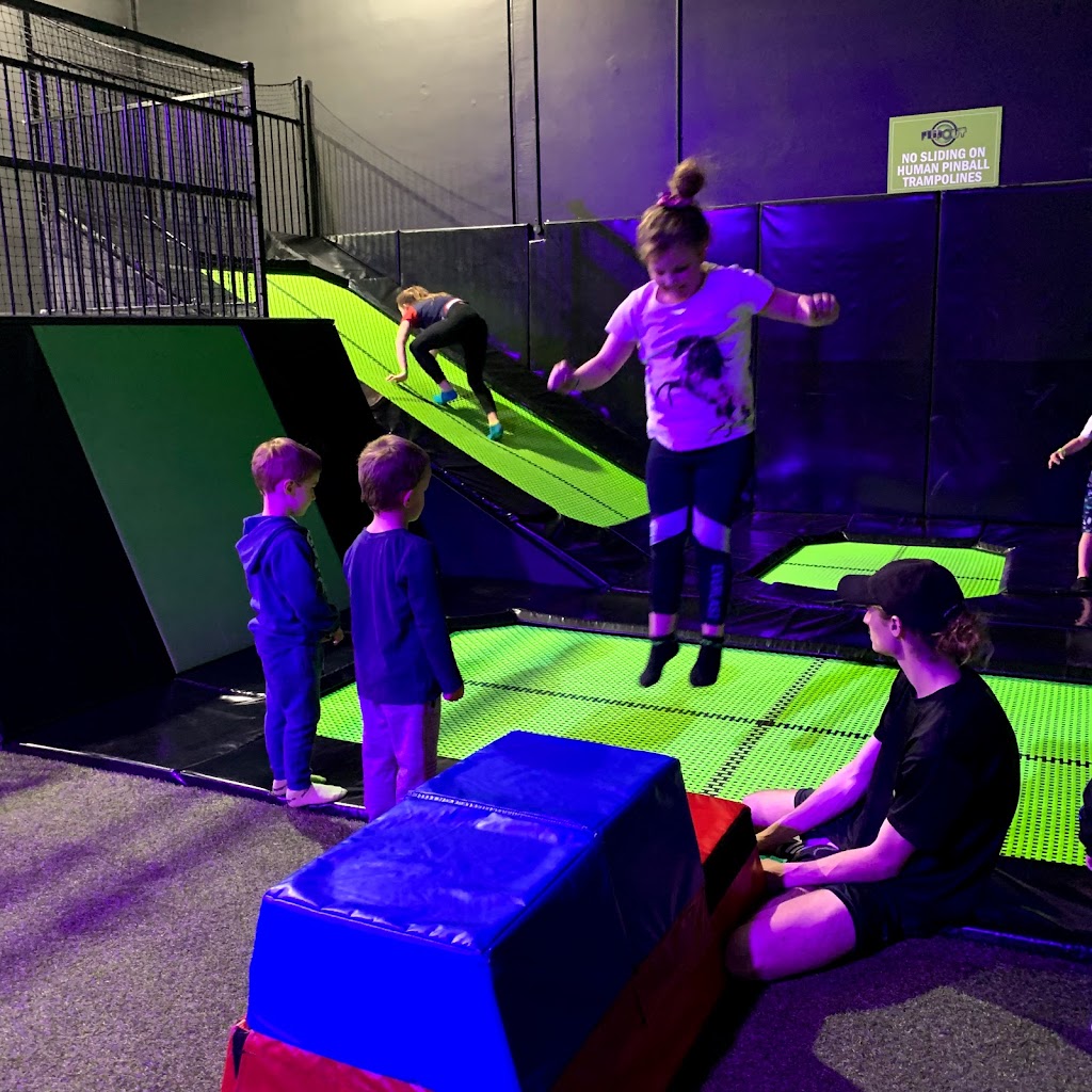 Flip Out Mandurah - Foto 1