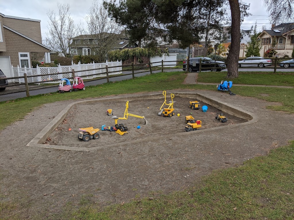 Tot Lot Park - Foto 1