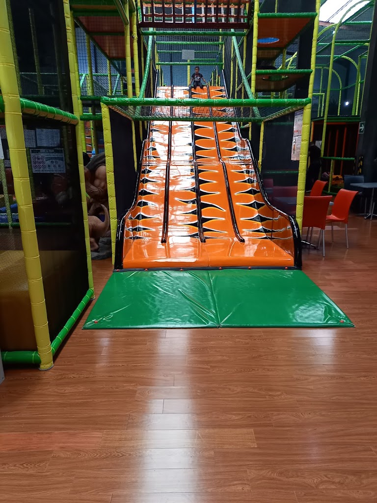 Crazy Park parc de loisirs, restaurant à thème - Foto 1