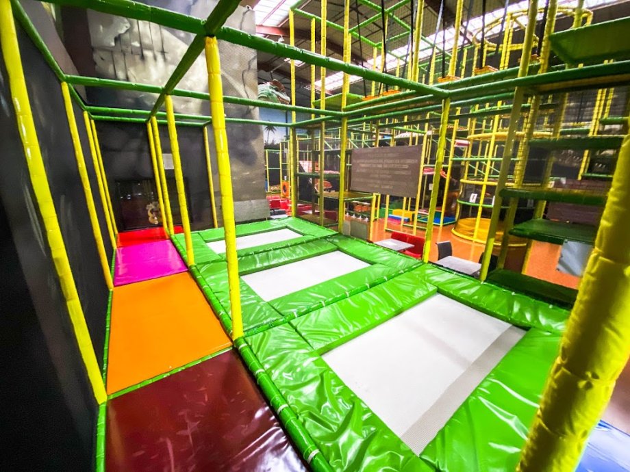 Crazy Park parc de loisirs, restaurant à thème - Foto 11