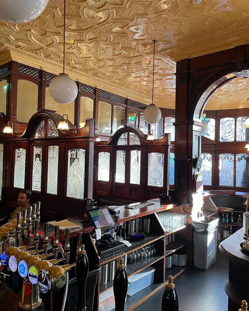 The Boleyn Tavern - Foto 13