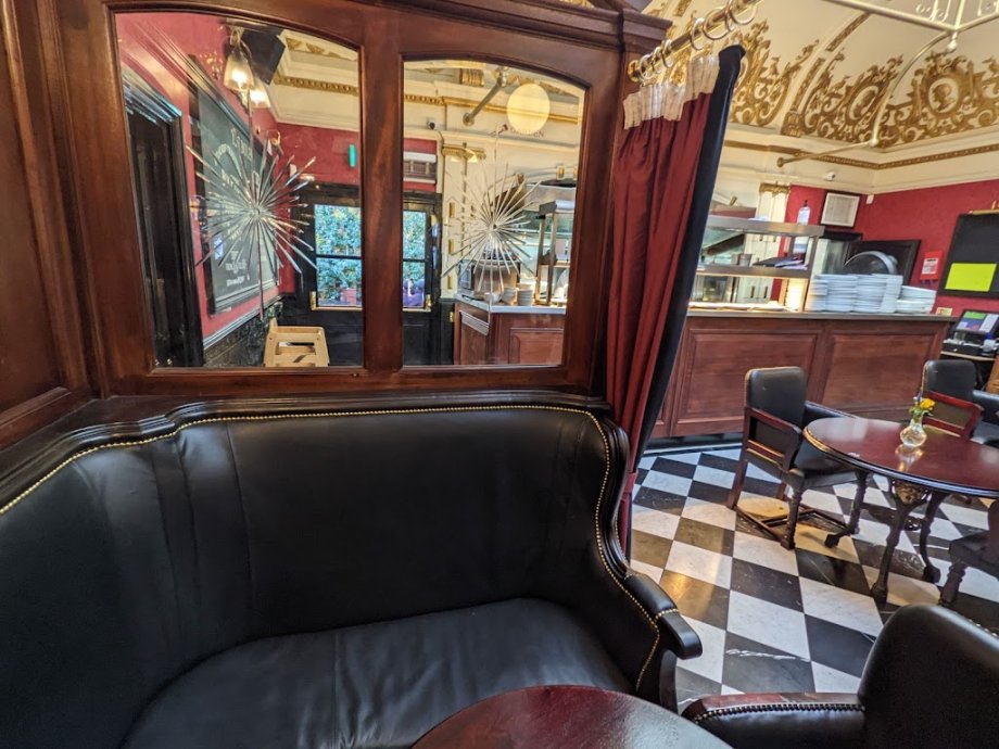 The Boleyn Tavern - Foto 16