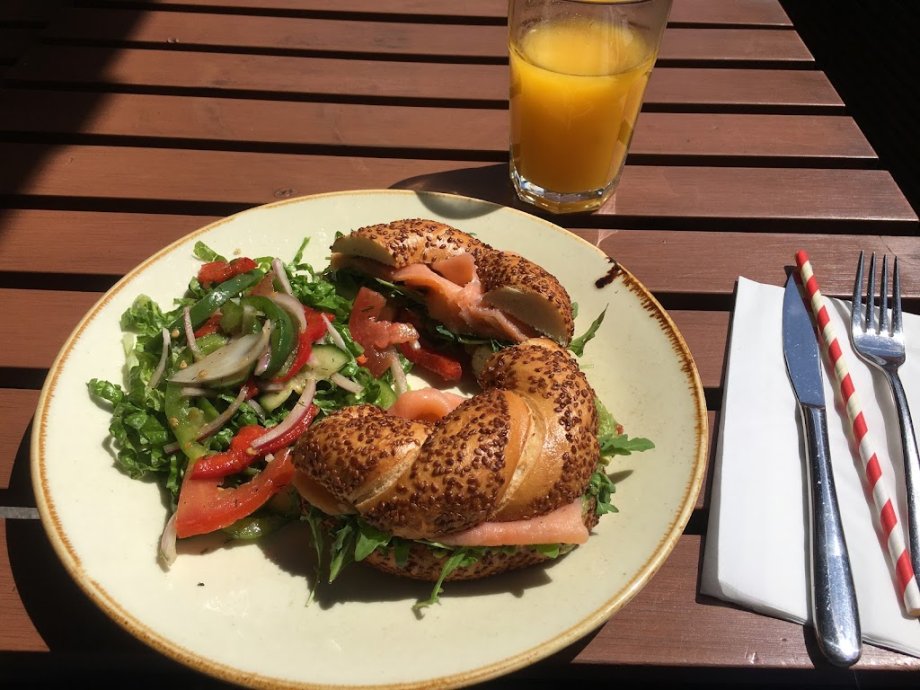 La Mela Bistro in Hackney - Foto 8