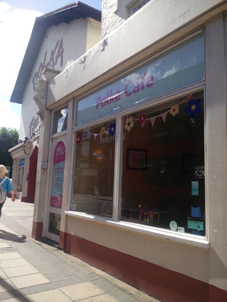 Polka Cafe - Foto 13