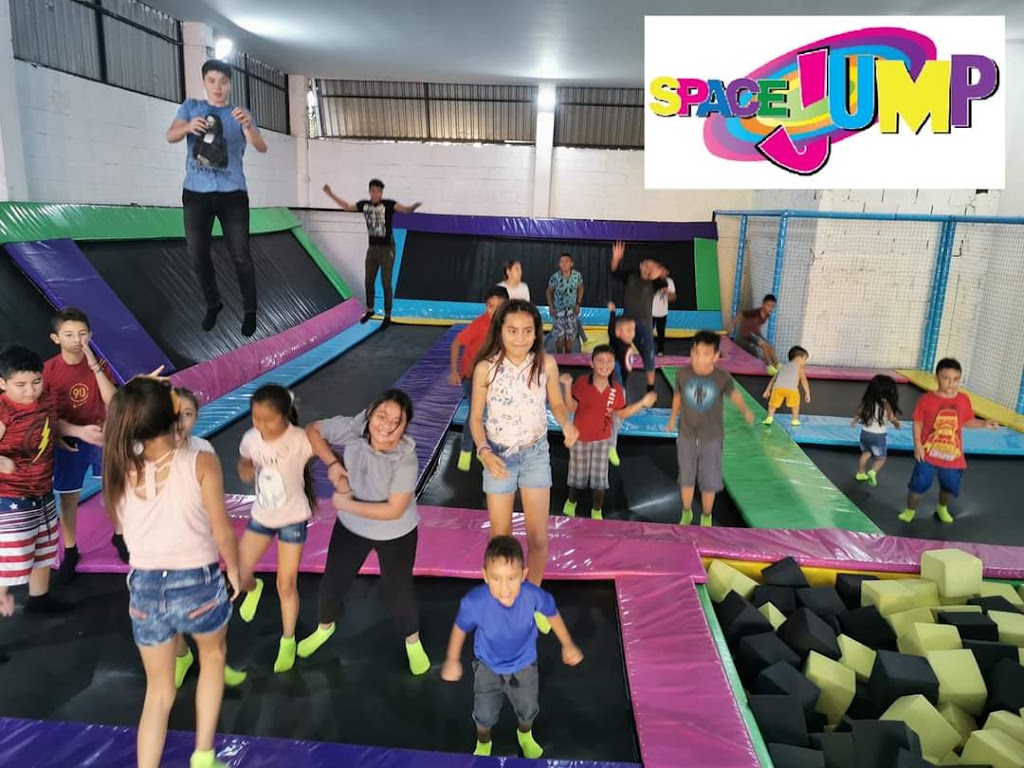 Space Jump Trampoline Park Lázaro Cárdenas - Foto 1