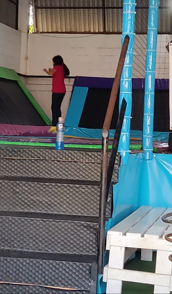 Space Jump Trampoline Park Lázaro Cárdenas - Foto 1