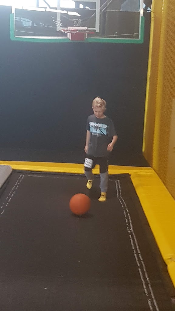 SPACE JUMP Trampoline Park Neumünster - Foto 1