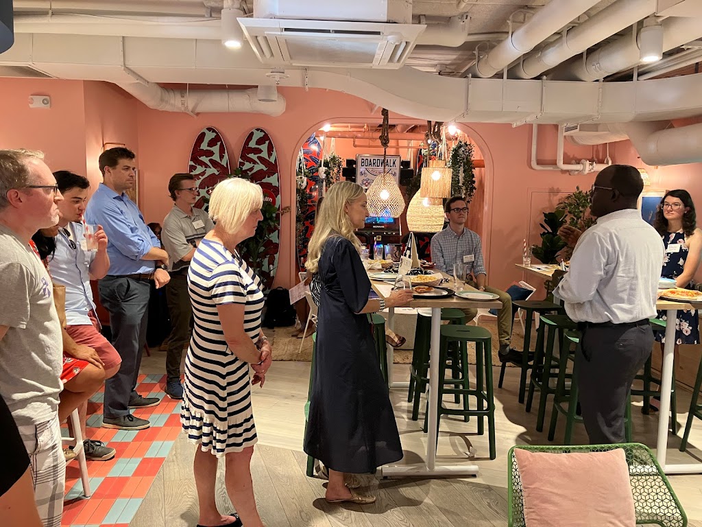 Boardwalk Bar & Arcade - Foto 1