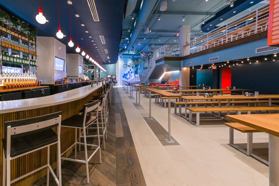 Boardwalk Bar & Arcade - Foto 18