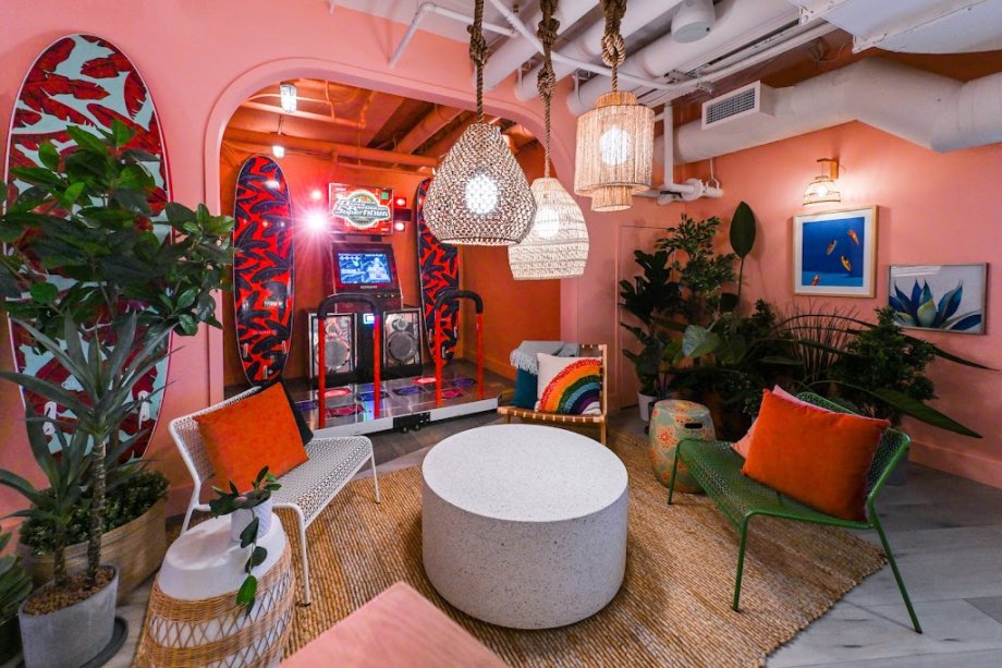 Boardwalk Bar & Arcade - Foto 20