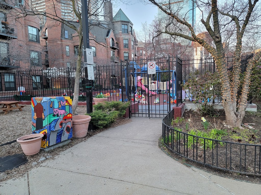 Playground at Carleton St - Foto 1