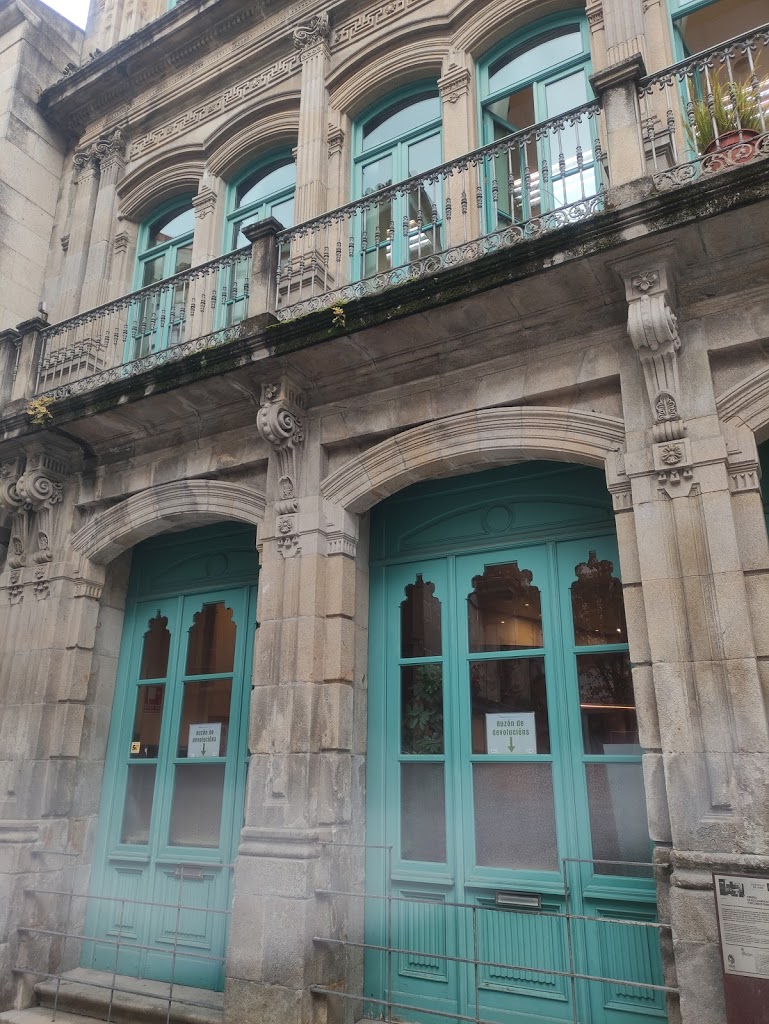 Biblioteca Pública de Vigo Juan Compañel - Foto 1