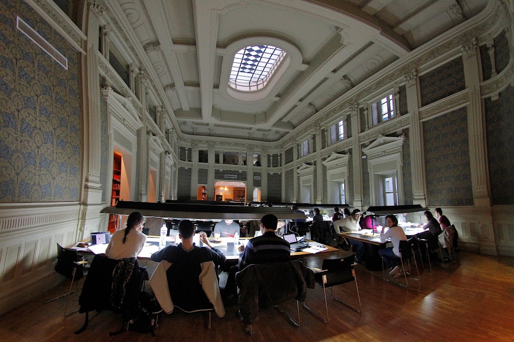 Biblioteca Pública de Vigo Juan Compañel - Foto 1