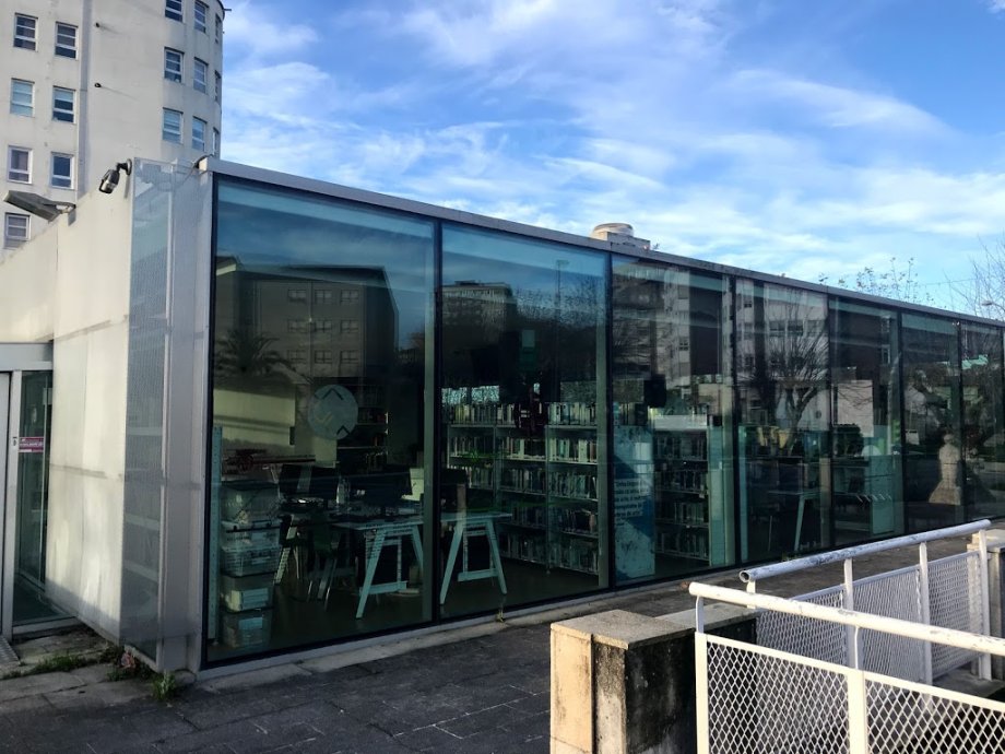 Biblioteca Pública Municipal Xosé Neira Vilas de Vigo - Foto 12