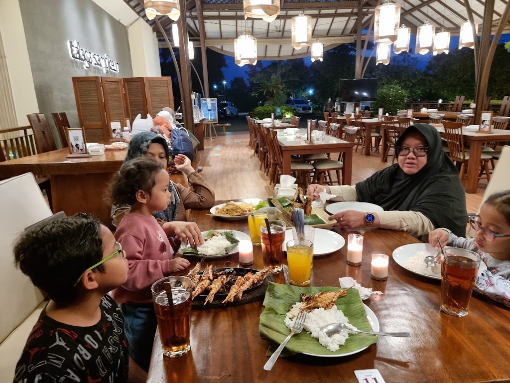 Talaga Sampireun - Bogor - Foto 1