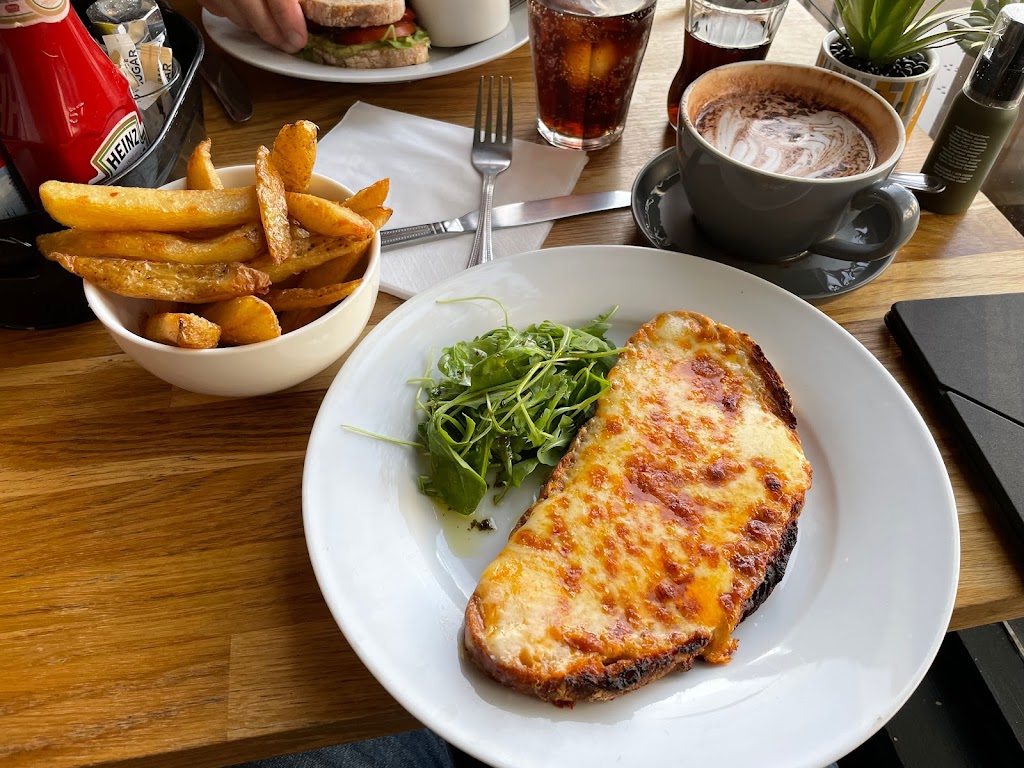 The Fallow Deer Cafe - Foto 1