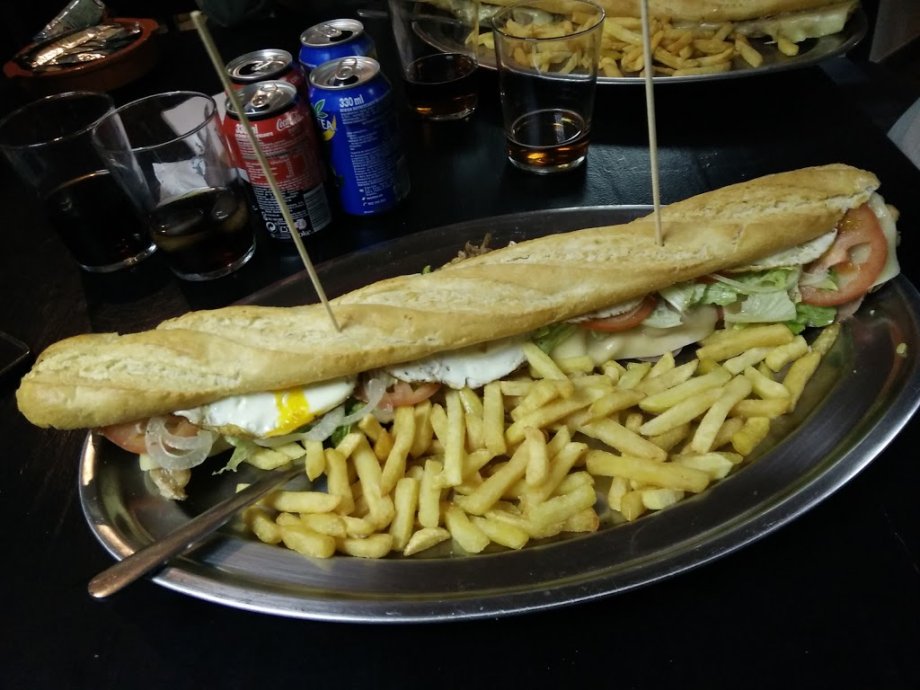 Cervecería Bocatería A Triada - Foto 10