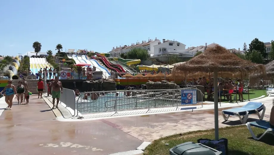 Aquavelis Parque Acuático - Foto 18