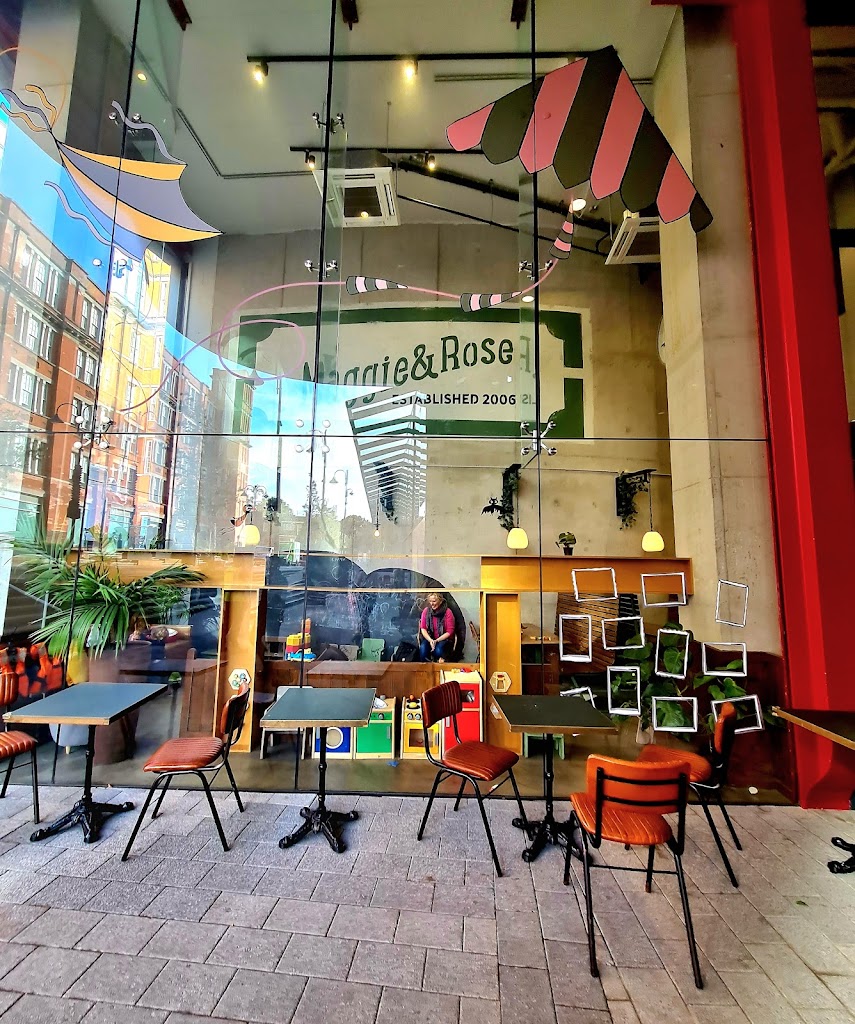 Maggie & Rose Islington Family Members Club 10