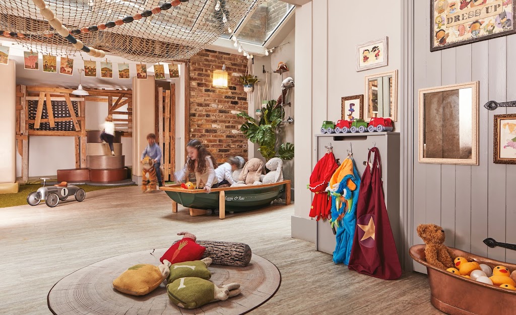 Maggie & Rose Kensington Family Members Club 5