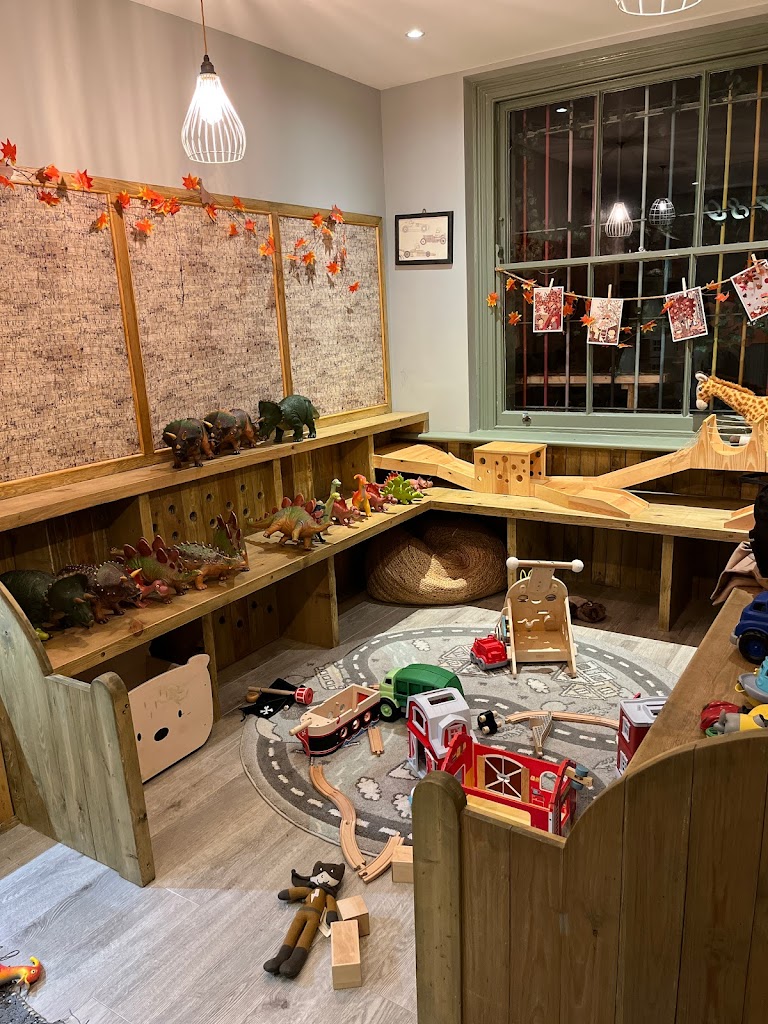 Maggie & Rose Kensington Family Members Club 9