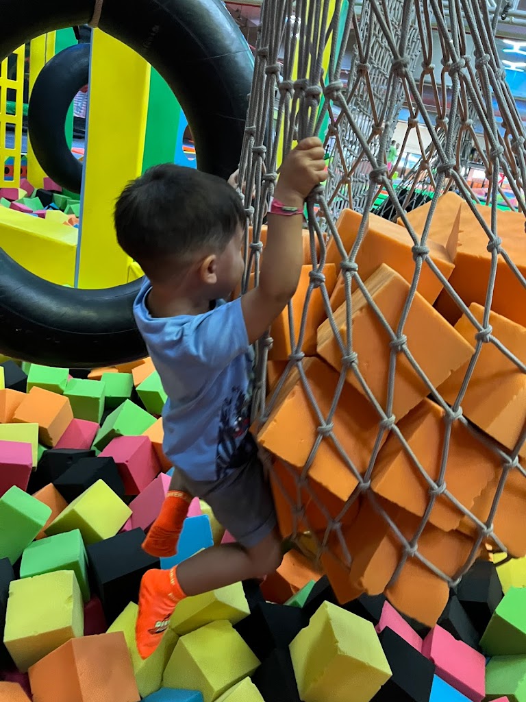 Diver Jump Trampoline Park 3