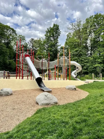 Der Seidenspinner Spielplatz