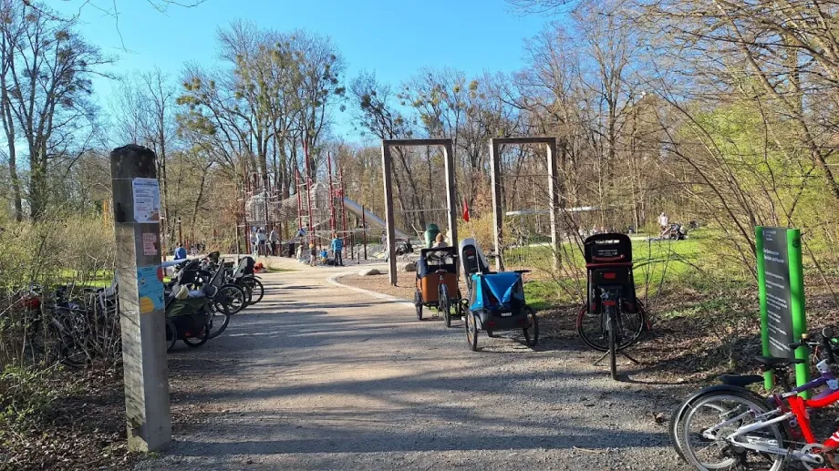 Der Seidenspinner Spielplatz - Foto 3