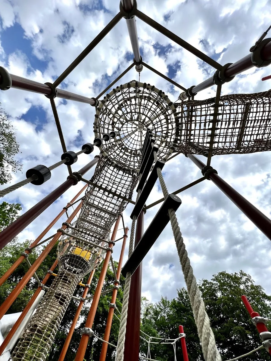 Der Seidenspinner Spielplatz - Foto 4
