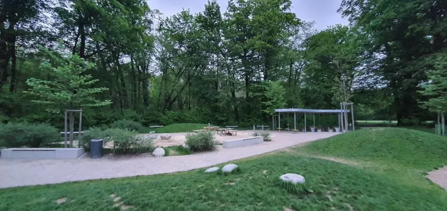 Der Seidenspinner Spielplatz - Foto 5