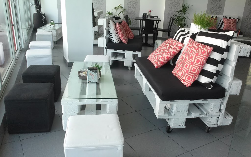 El Balcón Cafe Bar 13