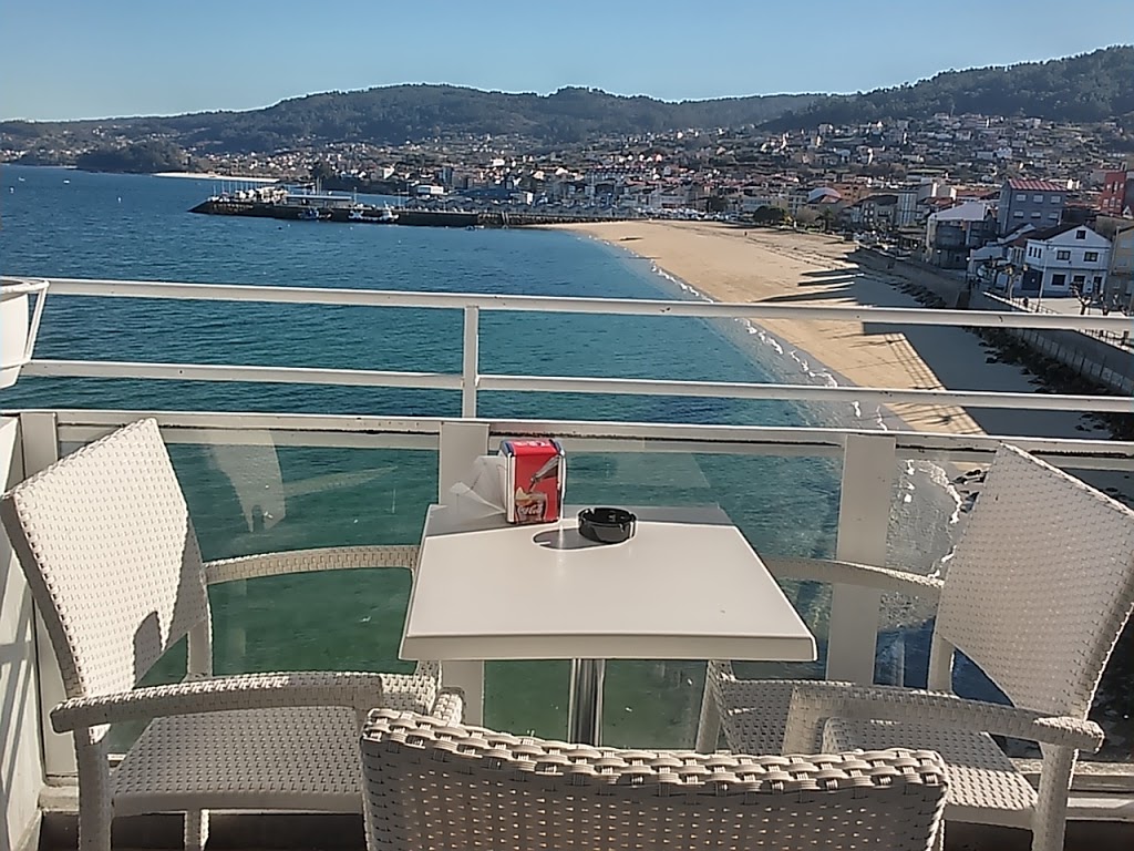 El Balcón Cafe Bar 14