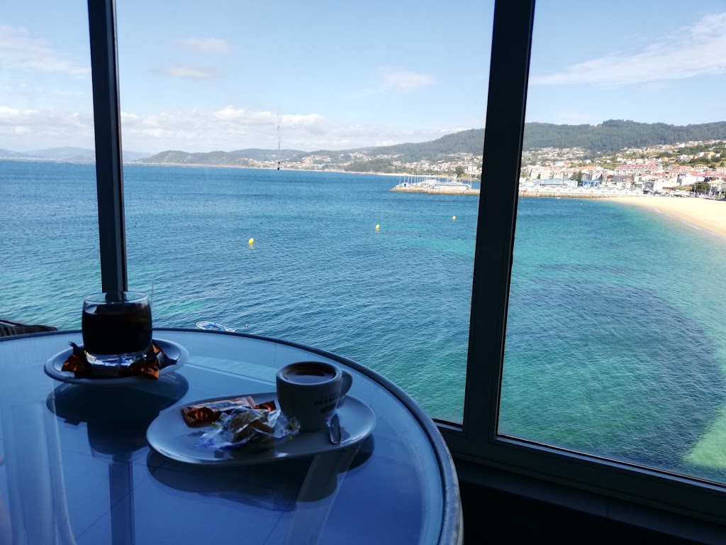 El Balcón Cafe Bar 4