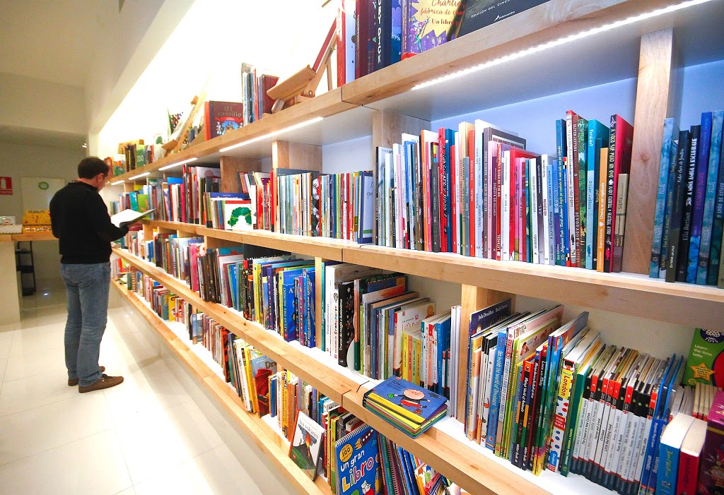 El faro de los tres mundos - Foto 1