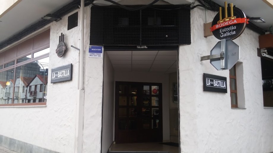 Pizzería&Cerveceria La Nueva Bastilla - Foto 2