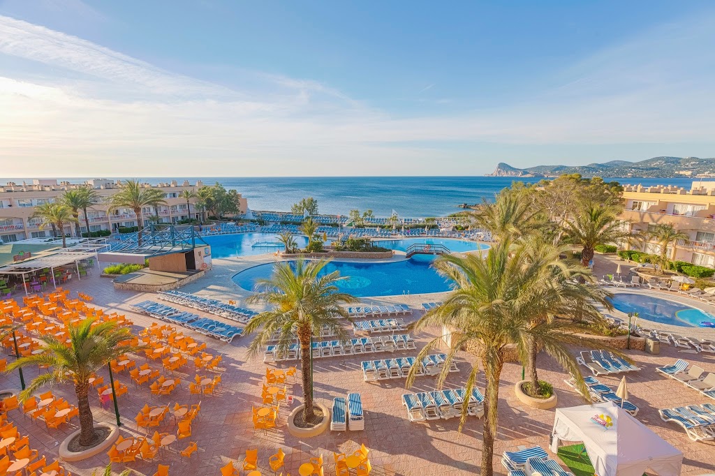 Sirenis Seaview Country Club 10