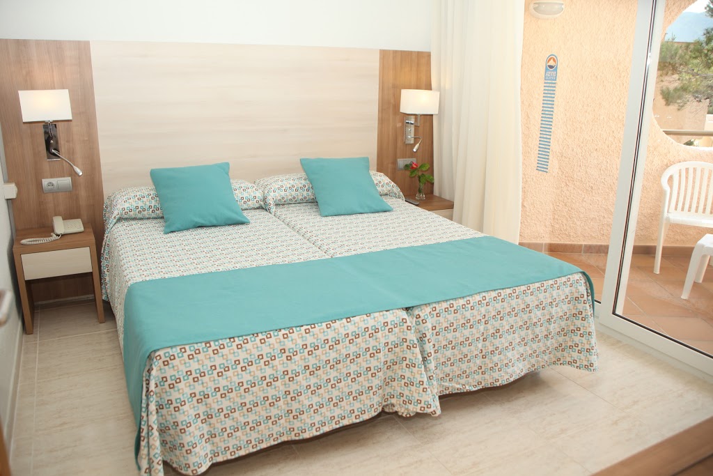 Invisa Hotel Club Cala Blanca 5