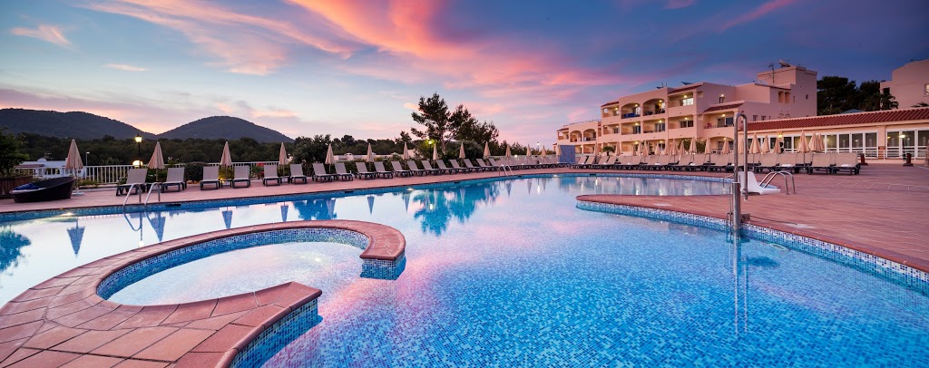 Invisa Hotel Club Cala Blanca 6