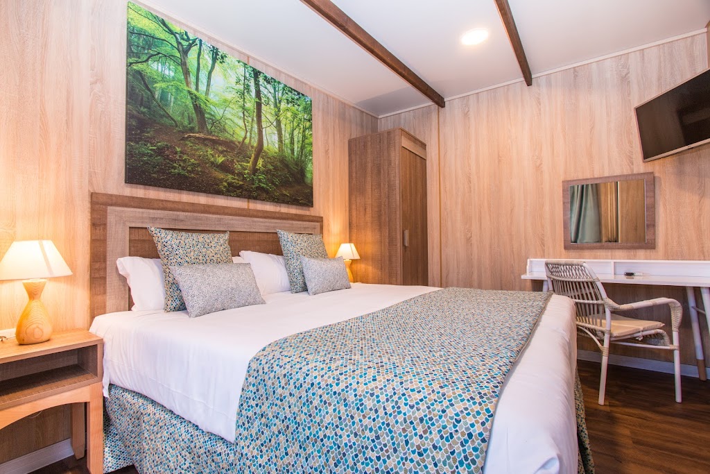 Magic Robin Hood Sports, Water Park & Medieval Lodge Resort 7